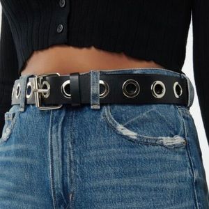 “Large Grommet” Belt NWOT
